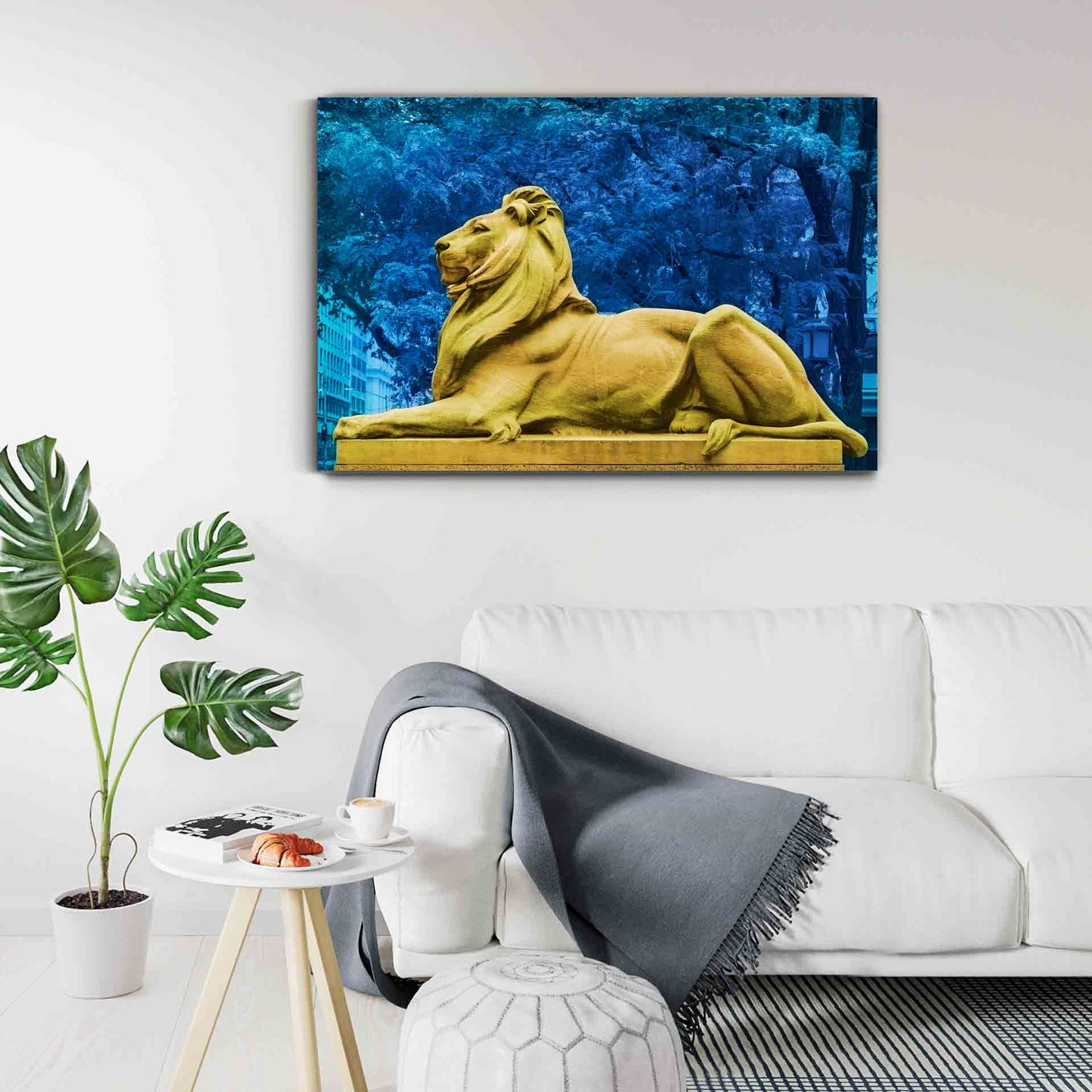 NEW YORK LIBRARY LION, Patience in Yellow