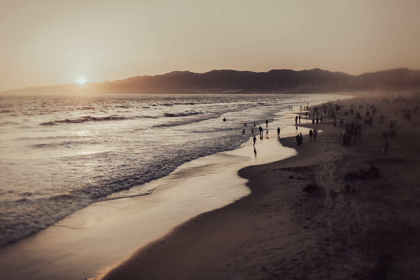 SANTA MONICA BEACH SUNSET