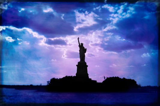 STATUE OF LIBERTY SILHOUETTE